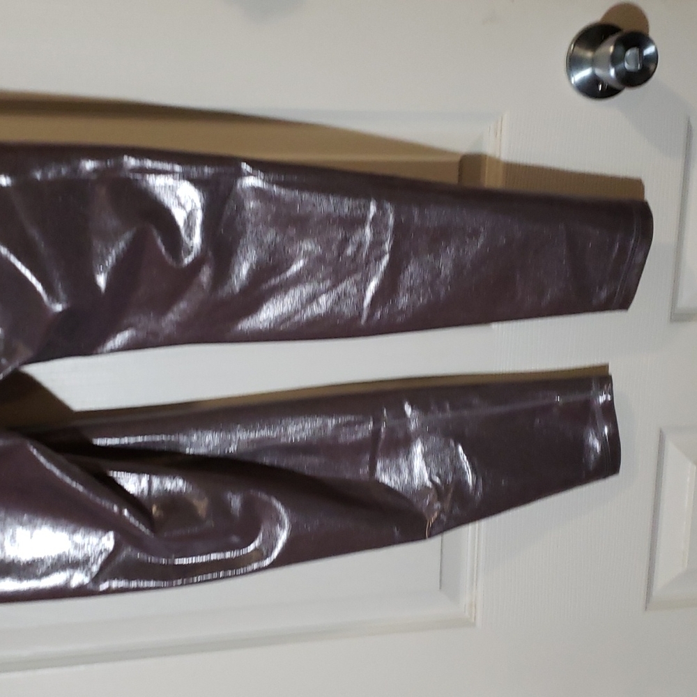 Old Navy Extra High Rise Powersoft Leggings - Picture 6 of 12